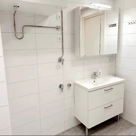 公寓 New Flat Near The Port